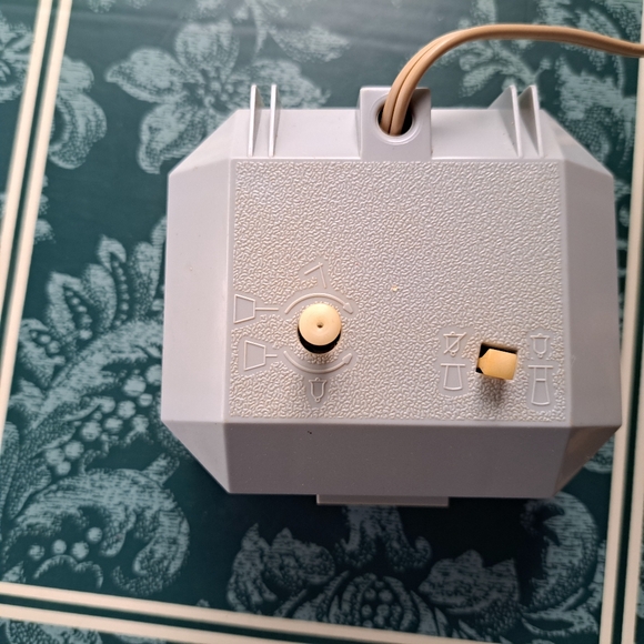 Retro vintage alarm clock. - Picture 4 of 4